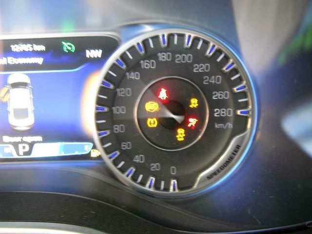 2016 Chrysler 200 C - 15400137 - 8