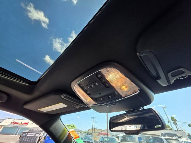 2016 Chrysler 300 4dr Sedan 300C Platinum RWD - 22912173 - 10