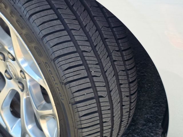 2016 Chrysler 300 4dr Sedan 300C Platinum RWD - 22912173 - 11