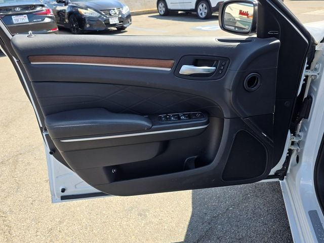 2016 Chrysler 300 4dr Sedan 300C Platinum RWD - 22912173 - 20