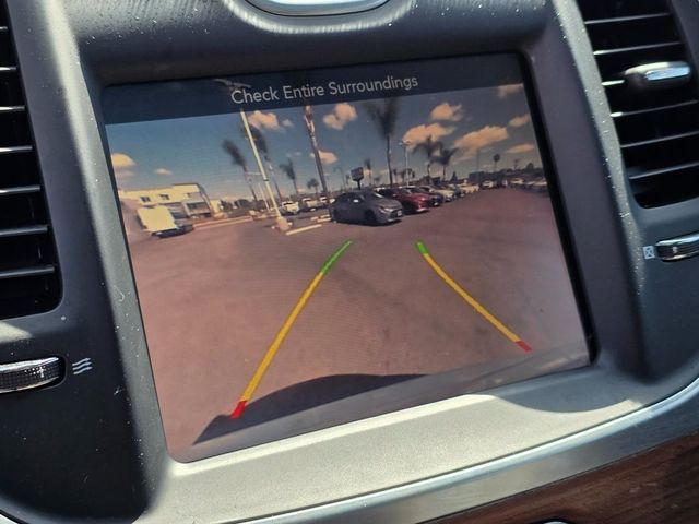 2016 Chrysler 300 4dr Sedan 300C Platinum RWD - 22912173 - 28