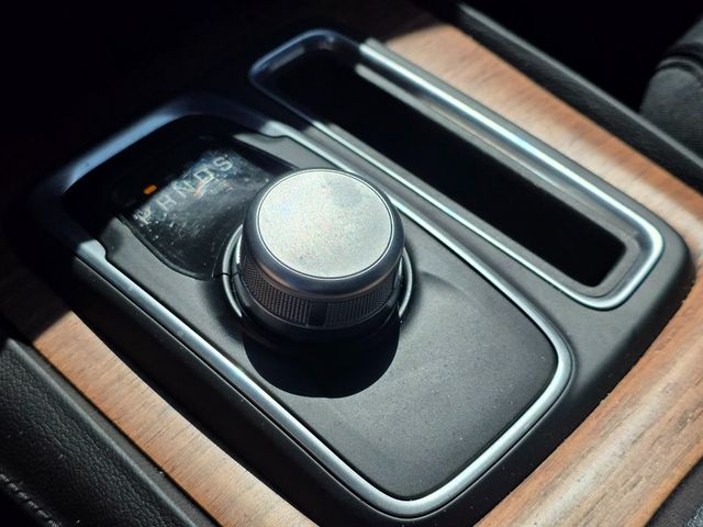 2016 Chrysler 300 4dr Sedan 300C Platinum RWD - 22912173 - 31