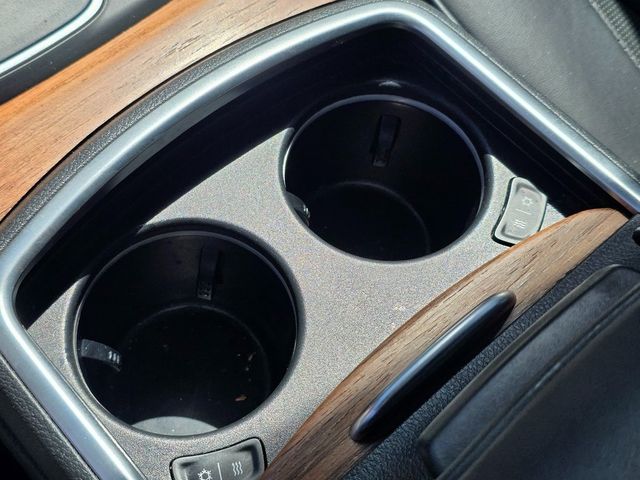 2016 Chrysler 300 4dr Sedan 300C Platinum RWD - 22912173 - 32