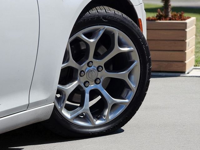 2016 Chrysler 300 4dr Sedan 300C Platinum RWD - 22912173 - 6