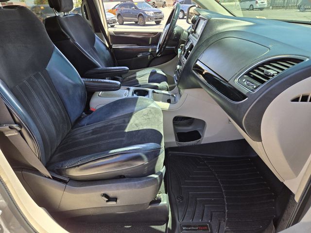 2016 Chrysler Town & Country 4dr Wagon Limited - 22904863 - 13