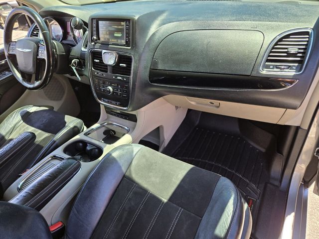 2016 Chrysler Town & Country 4dr Wagon Limited - 22904863 - 14