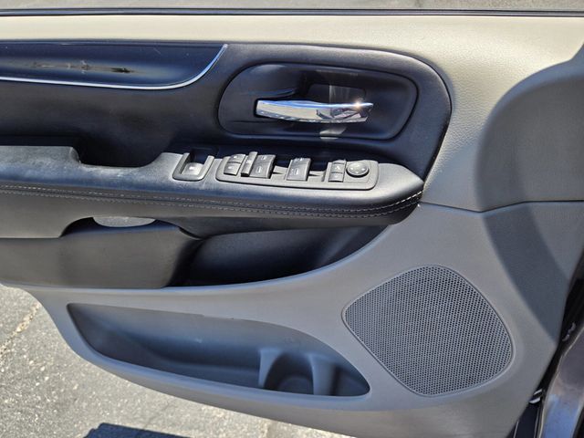 2016 Chrysler Town & Country 4dr Wagon Limited - 22904863 - 15