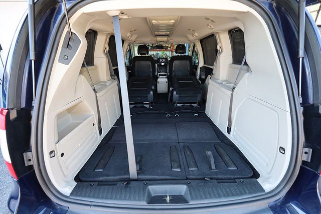 2016 CHRYSLER Town & Country 4dr Wagon Touring - 22939088 - 17