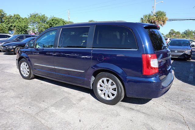2016 CHRYSLER Town & Country 4dr Wagon Touring - 22939088 - 5