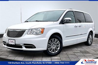 2016 Chrysler Town & Country Anniversary Edition