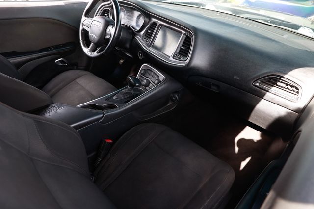 2016 Dodge Challenger 2dr Coupe R/T - 22935179 - 17