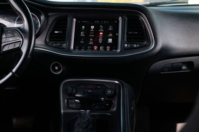 2016 Dodge Challenger 2dr Coupe R/T - 22935179 - 35