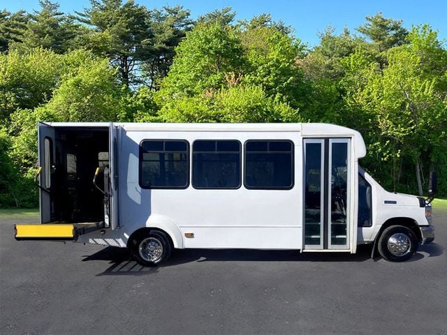 2016 Ford E450 20 Passenger Wheelchair Shuttle Bus For Sale For Adults Church Senior & Handicapped Transport - 22250511 - 4