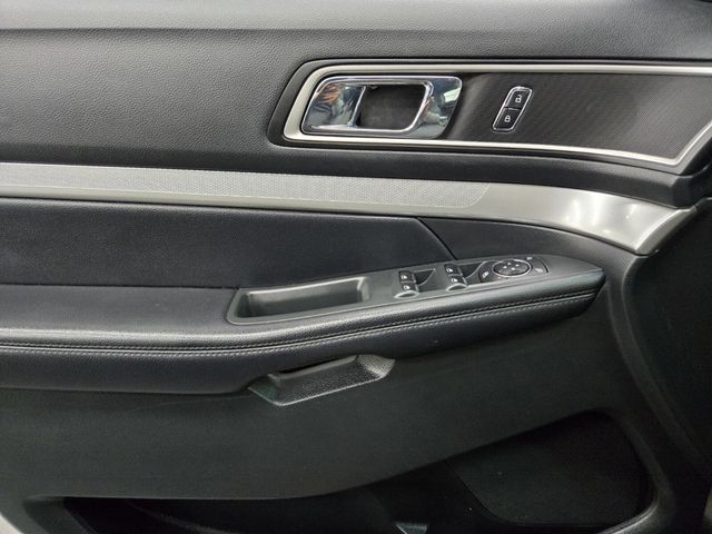 2016 Ford Explorer FWD 4dr XLT - 22903995 - 15
