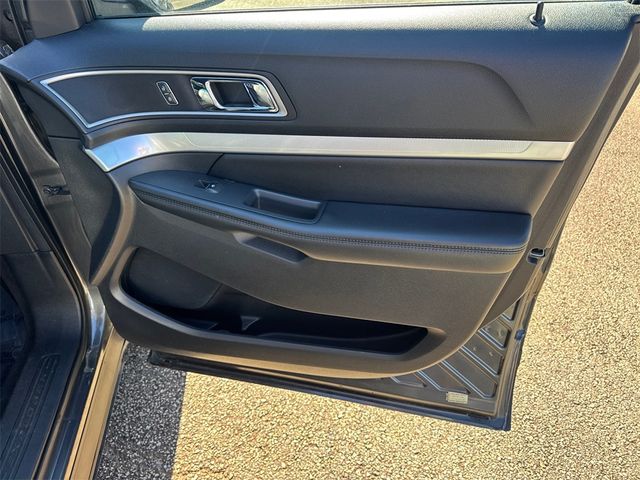2016 Ford Explorer FWD 4dr XLT - 22932366 - 13