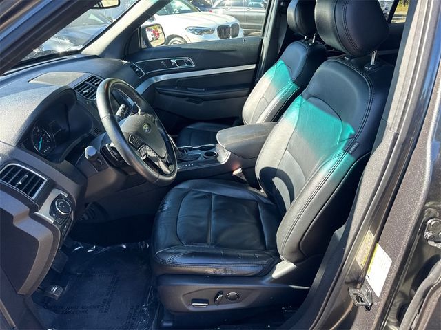 2016 Ford Explorer FWD 4dr XLT - 22932366 - 8