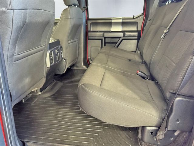 2016 Ford F-150 XLT SuperCrew 4WD - 22934116 - 19