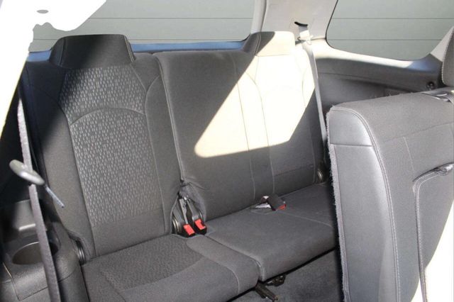 2016 GMC Acadia FWD 4dr SLE w/SLE-1 - 22930548 - 16