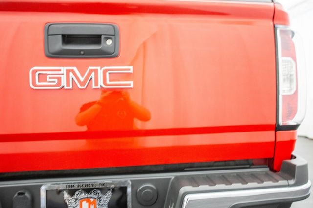 2016 GMC Canyon 4WD Crew Cab 140.5" SLT - 22387980 - 38