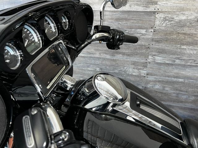2016 Harley-Davidson FLHTK Electra Glide Ultra Limited SUPER CLEAN! - 22842959 - 13