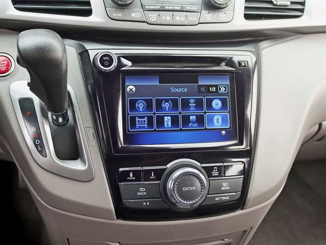 2016 Honda Odyssey 5dr EX-L w/RES - 22933835 - 18