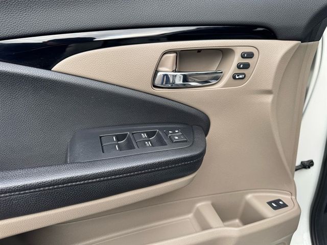 2016 Honda Pilot AWD 4dr Elite w/RES & Navi - 22936139 - 11