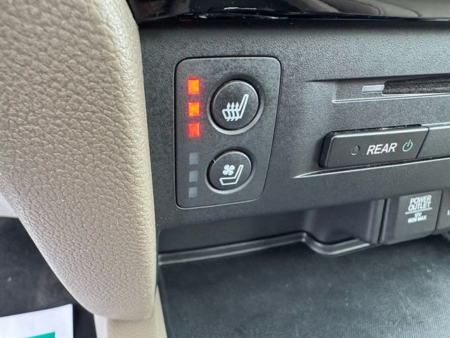 2016 Honda Pilot AWD 4dr Elite w/RES & Navi - 22936139 - 14