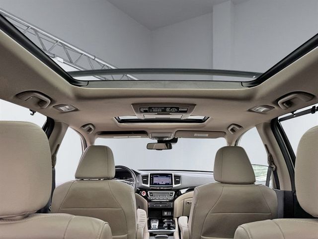 2016 Honda Pilot AWD 4dr Elite w/RES & Navi - 22936139 - 23