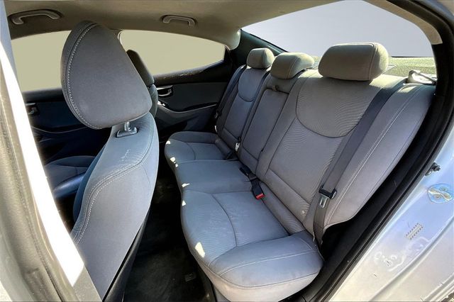 2016 Hyundai Elantra 4dr Sedan Automatic SE - 22940346 - 16