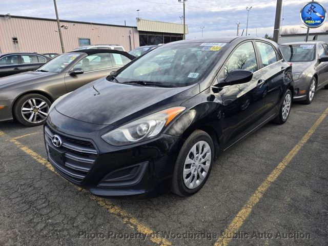 2016 Hyundai Elantra GT Base's photo