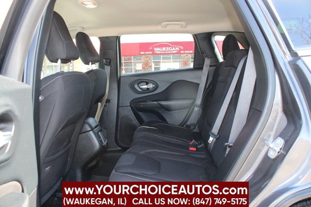 2016 Jeep Cherokee Latitude 4x4 4dr SUV - 22824253 - 13