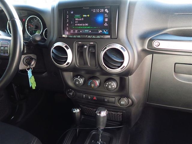2016 Jeep Wrangler 4WD 2dr Sahara - 17081833 - 14