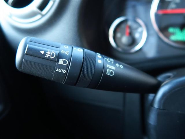 2016 Jeep Wrangler 4WD 2dr Sahara - 17081833 - 27