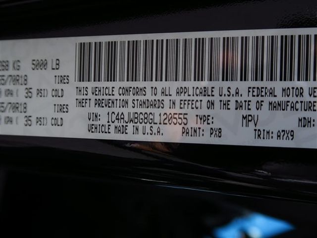 2016 Jeep Wrangler 4WD 2dr Sahara - 17081833 - 32