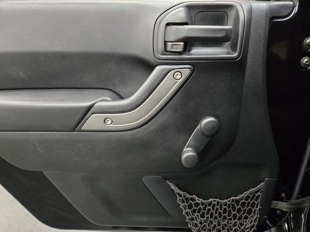 2016 Jeep Wrangler Unlimited 4WD 4dr Sport - 22932615 - 13