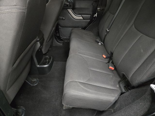 2016 Jeep Wrangler Unlimited 4WD 4dr Sport - 22932615 - 8