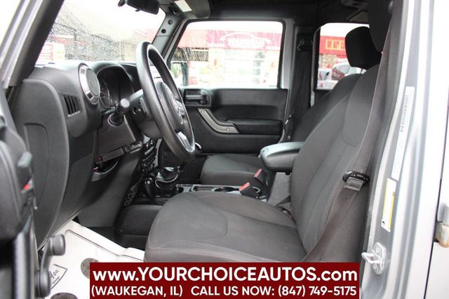 2016 Jeep Wrangler Unlimited 4WD 4dr Willys Wheeler - 22909847 - 10