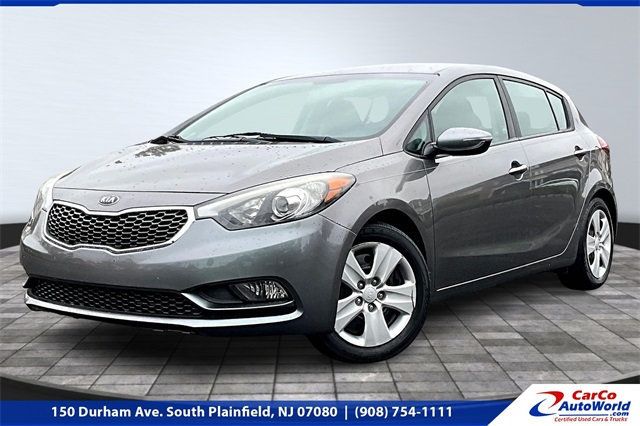 2016 Kia Forte 5-Door 5dr Hatchback Automatic LX - 22930122 - 0
