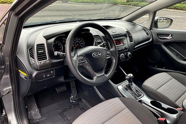 2016 Kia Forte 5-Door 5dr Hatchback Automatic LX - 22930122 - 10