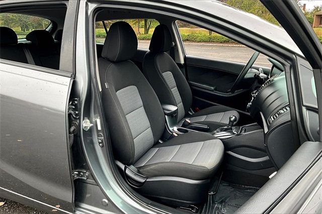 2016 Kia Forte 5-Door 5dr Hatchback Automatic LX - 22930122 - 12