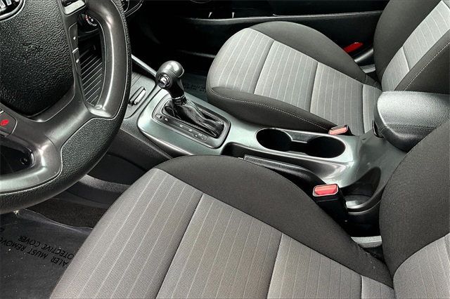 2016 Kia Forte 5-Door 5dr Hatchback Automatic LX - 22930122 - 29