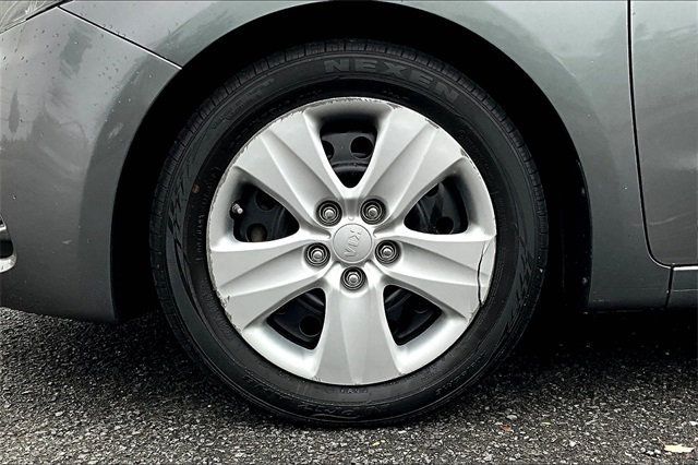 2016 Kia Forte 5-Door 5dr Hatchback Automatic LX - 22930122 - 33