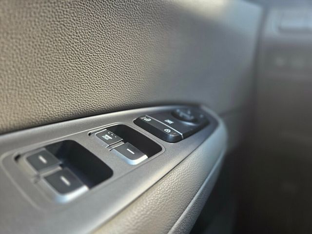 2016 Kia Optima 4dr Sedan LX - 22936750 - 21