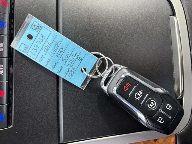 2016 Lincoln MKX AWD 4dr Reserve - 22938443 - 33