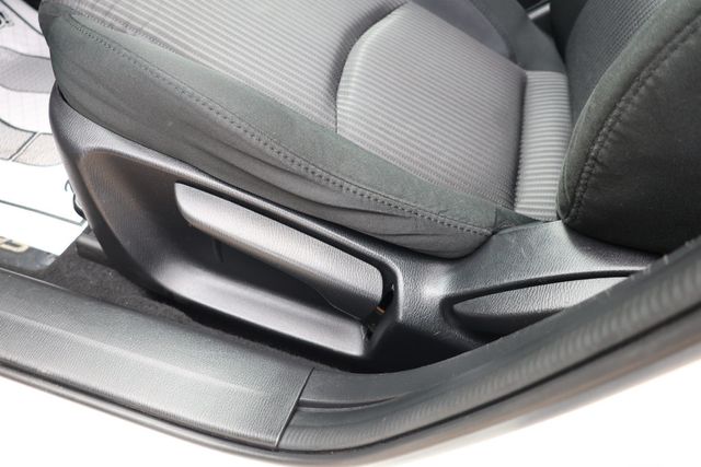 2016 Mazda Mazda3 4dr Sedan Automatic i Sport with Preferred Equipment Package - 22939892 - 10