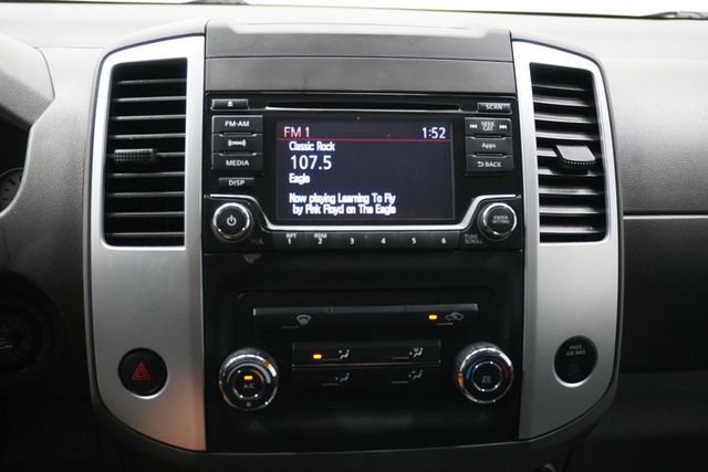 2016 Nissan Frontier 2WD Crew Cab SWB Automatic Desert Runner - 22907214 - 16