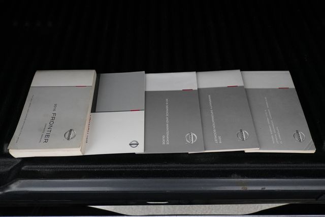 2016 Nissan Frontier 2WD Crew Cab SWB Automatic Desert Runner - 22907214 - 19