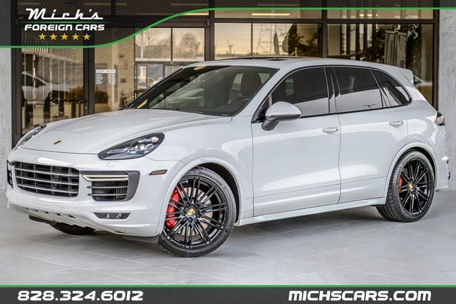 2016 Porsche Cayenne GTS's photo