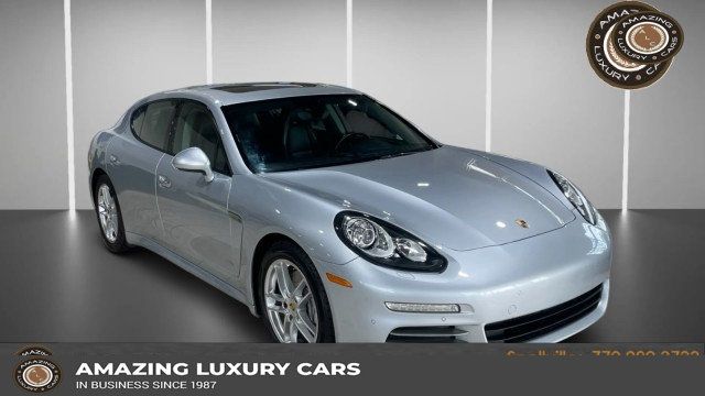 2016 Porsche Panamera Base