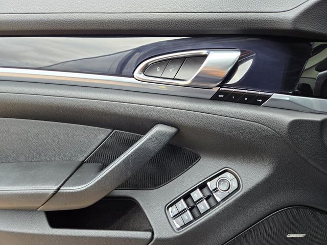 2016 Porsche Panamera 4DR HB - 22937581 - 15